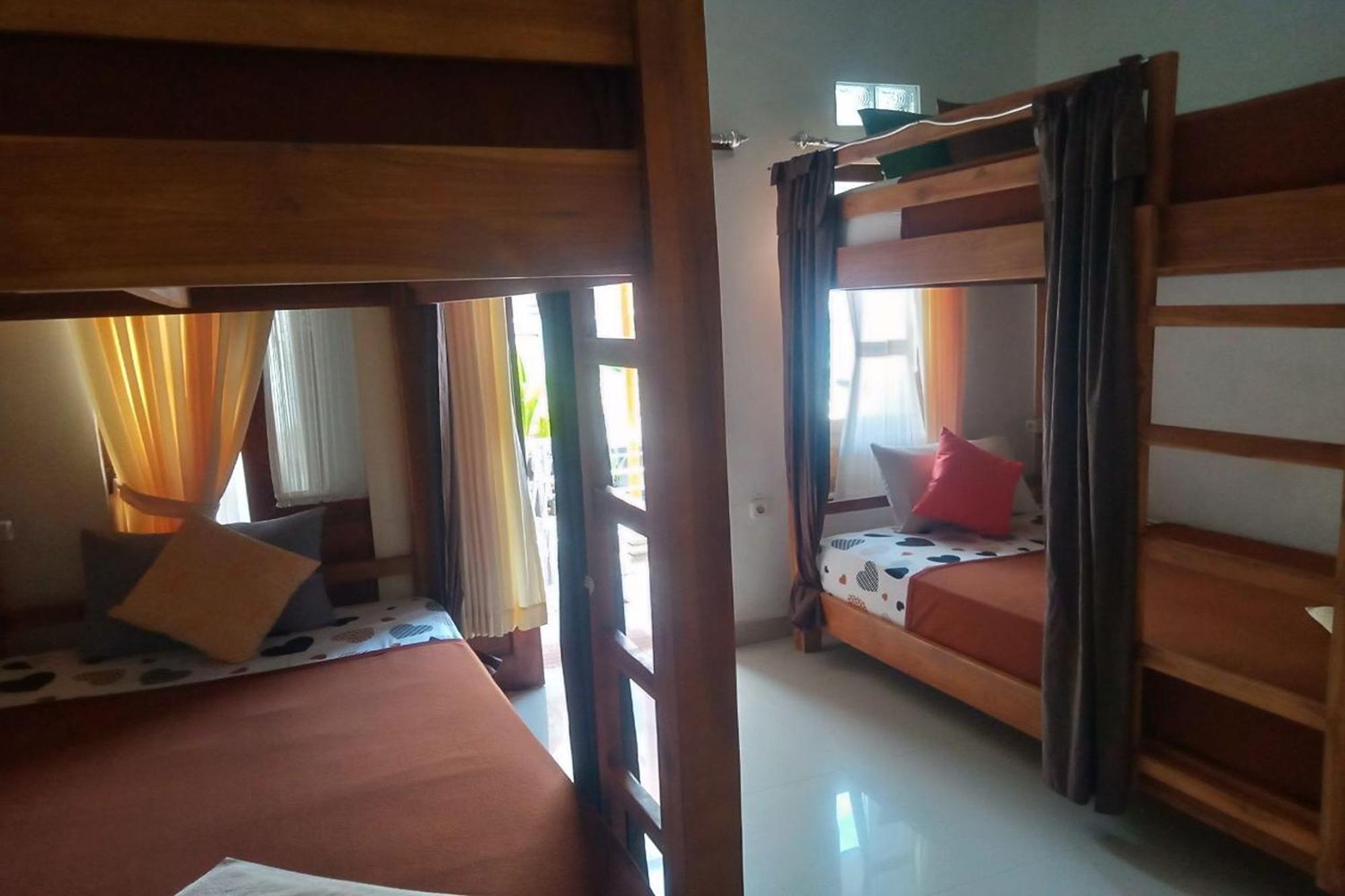 Gedhong Hostel Batununggul Eksteriør bilde